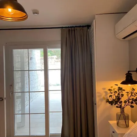 Moonbox Hotel