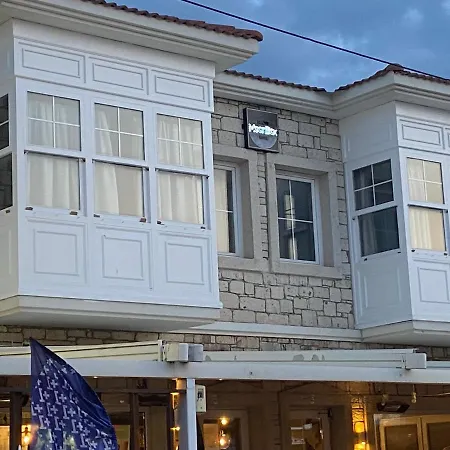 Moonbox Hotel